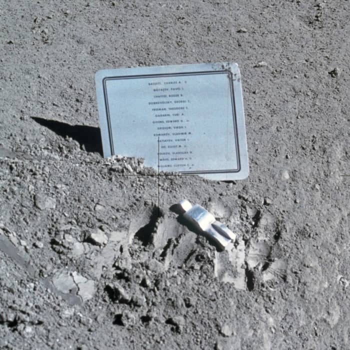 On April 26, 1967, Komarov was state funeraled in Moscow, and his ashes were buried in the Kremlin Wall Cemetery on Red Square. An American astronaut requested the Soviet government to allow representatives to attend, but was denied. Komarov was