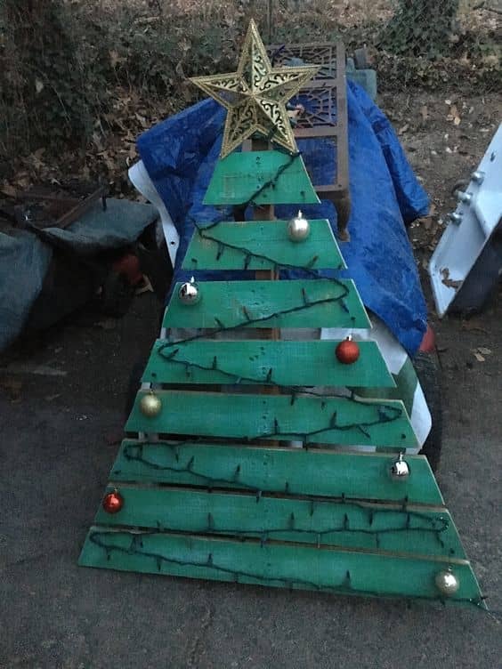 75+ Creative DIY Pallet Christmas Tree Ideas (Easy to Make!) Holidappy