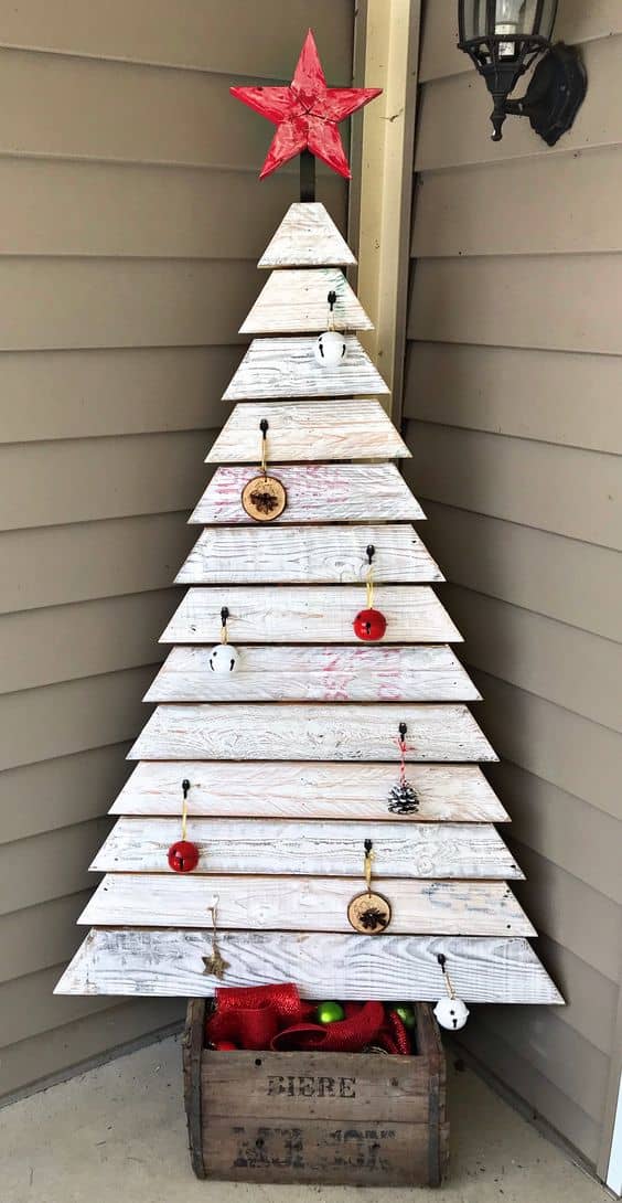 75+ Creative DIY Pallet Christmas Tree Ideas (Easy to Make!) - HubPages