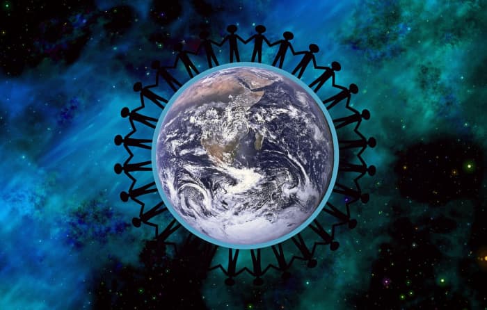 Communicate around the world: Image by Anja-#pray for ukraine# #helping hands# stop the war from Pixabay
