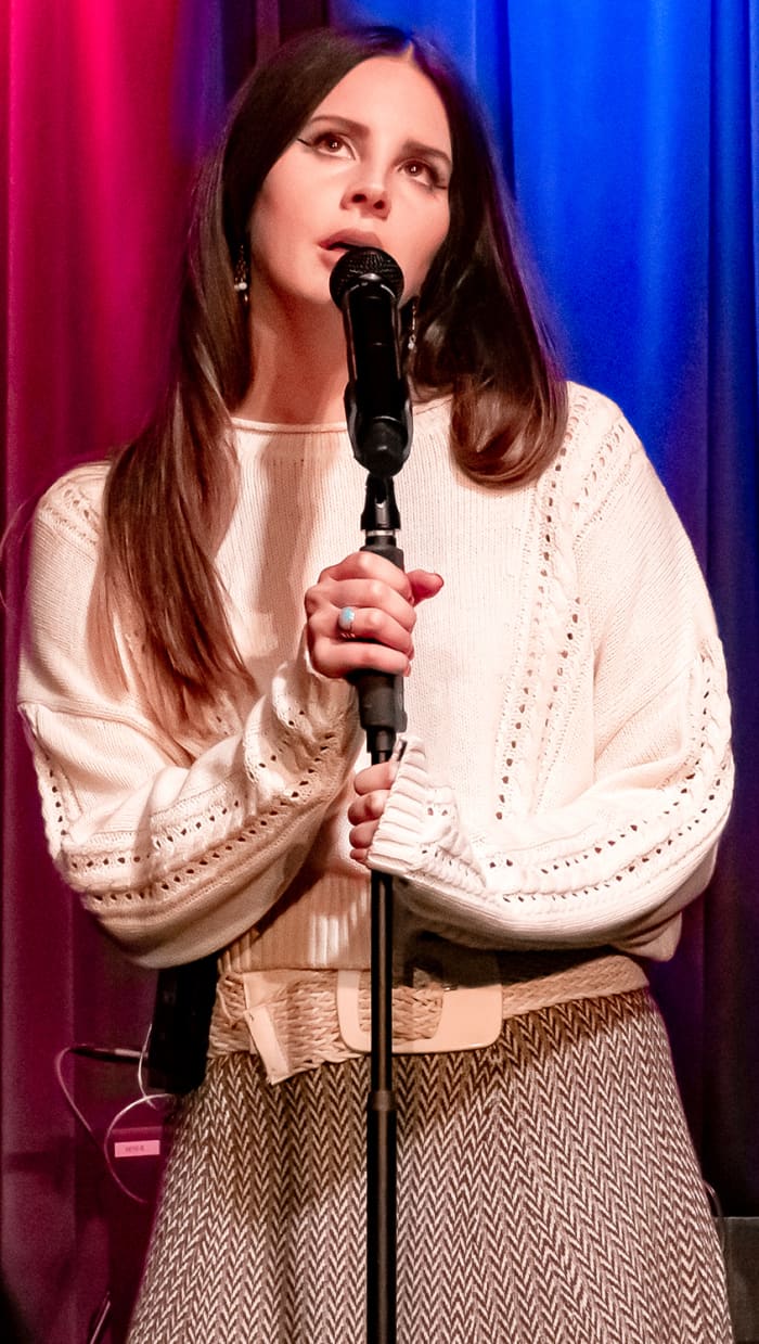 Look to your favorite famous people for name inspiration. Lana (inspired by singer Lana Del Rey) is a difficult name to shorten.