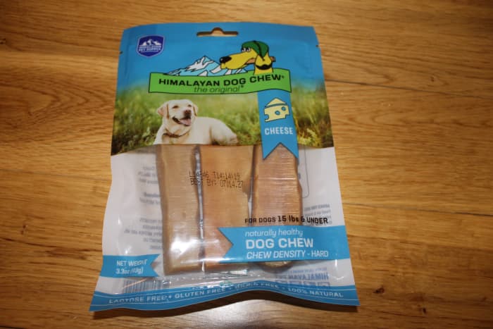 Himalayan chews are made with cheese from cow and yak milk. This bag contains 3 chews made of pure cheese, with no additives.