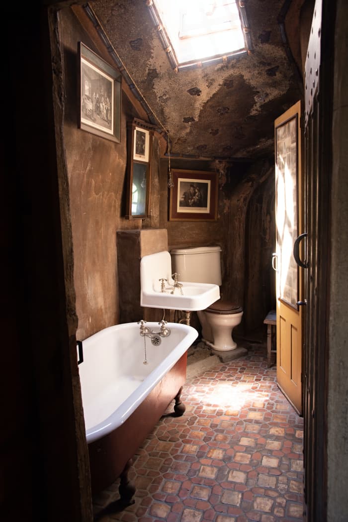 Sagittarius is known as the professor. If you have a bathroom that looks like it belongs in some dark academia world, you're probably on the right track.