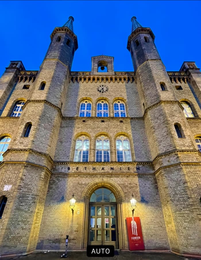 Bethanien is a place for artistic, cultural and social institutions and self-organized initiatives. It dates from the 19th century and is placed under monument protection. Until 1970 it was a deaconess hospital.