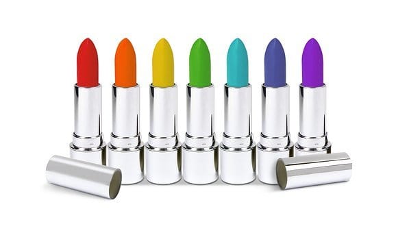 Only use bold colors if your personality is equally as bold. Keep the rest of your face neutral to avoid a clownish effect.