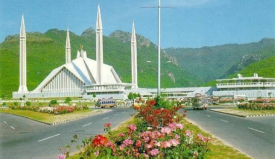 Faisal Mosque Islamabad, less a building and more of a beautiful work of art, with Margalla hills in the backdrop.