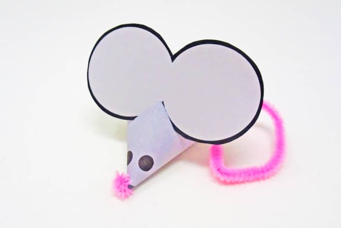 Here is the finished Finger Puppet Mouse, with the cone, the ears, and a pink pipe cleaner to form the nose and tail.