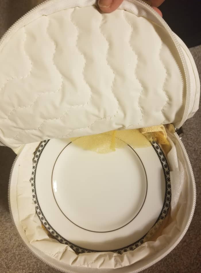 Many couples do not think about how they are going to move china, or keep dishes that are used infreqently clean. These lightweight, zippered dish pouches are perfect for the job.