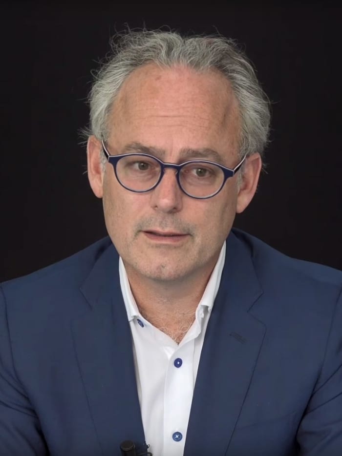 Just like the nobleman who is the centerpiece of "A Gentleman in Moscow,", Amor Towles's experience proves that it's important to be in the right place at the right time, particularly to be born at the right place at the right time.
