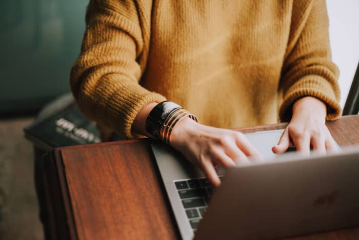 Through forums, you can get to meet other copywriters, as well as editors, publishers, agents, and so on.