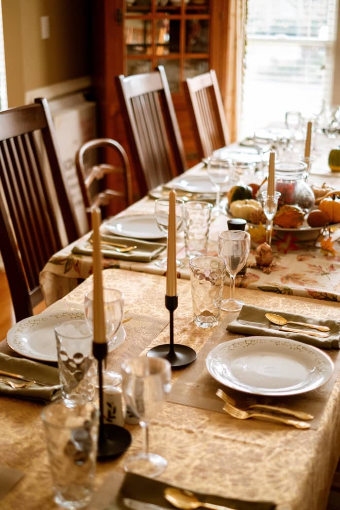 If you love entertaining as I do, you spend a lot of time deciding how you can dress up your dining table to impress your guests.