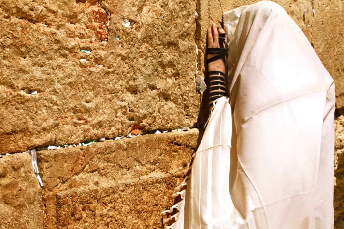 the-tallit-a-symbol-of-loyal-love