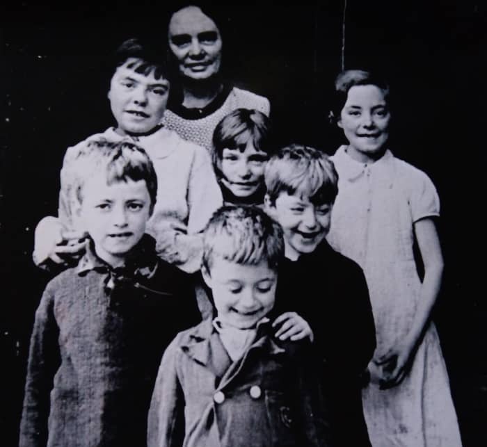 Dad's mum - my grandma - Alice Harriet Evans (nee Spilling) with six of her children in the 1930s. The girls (from left) are my aunties Josie, Eileen and Olive. The boys (from left) are my dad, his youngest brother Frank and dad's twin Leonard.