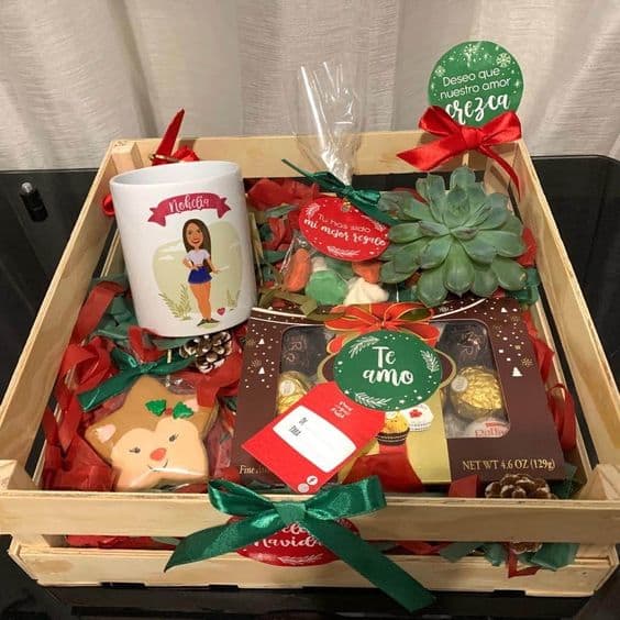 75 Gorgeous DIY Christmas Gift Basket Ideas For Women Holidappy 75-gorgeous-diy-christmas-gift-basket-ideas-for-women-holidappy