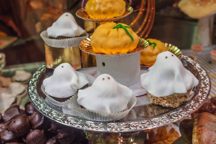 The perfect party foods are simple, delicious, and snackable. These five Halloween-themed treats will have your ghoulish guests moaning for more.