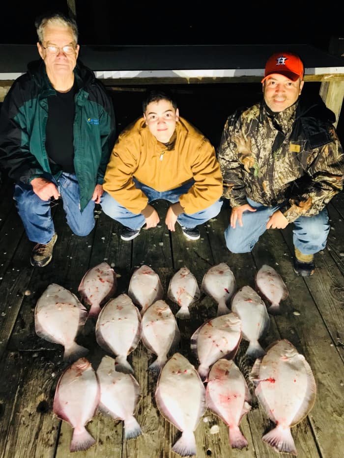 Had Arturo, his father, and son on board tonight. Had some boat issues, wanna thank these guys for being patient throughout the trip. After all that, I put them on the fish and the rest was history. Ended October with 3 limits tonight.