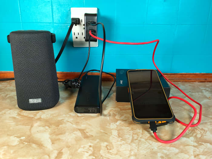 The PD capable AGM phone is drawing a full 45W from charger. The speaker and power bar will charge but these devices are not 'fast charge' capable