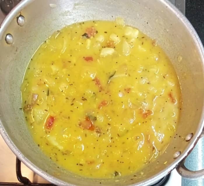 Add gram flour paste to sagu, add 1 cup of water and cook for 2-3 minutes or till raw smell of gram flour goes away. Adjust salt.