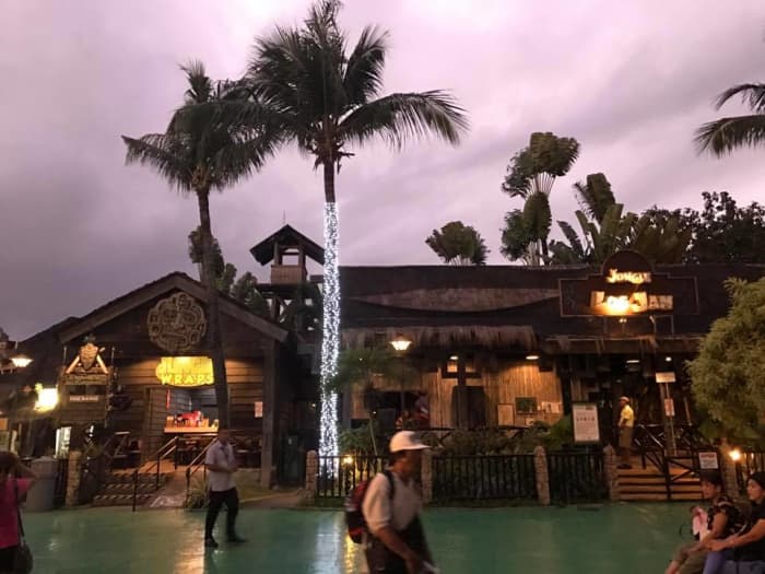 The EKsperience, a flight simulation ride that showcases 20 wonders of the Philippines.There are live performances as well as a 7D Interative Motion Theater. The smallest visitors will have a great time in their own mini attractions.