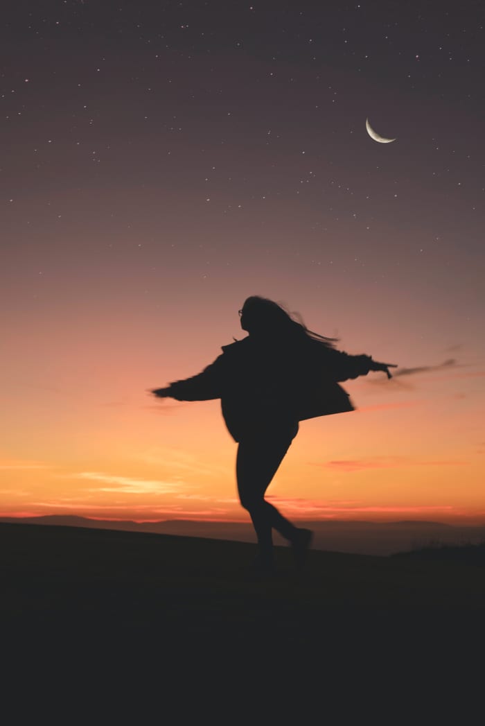 The waning moon phase is a time of letting go of negative influences.