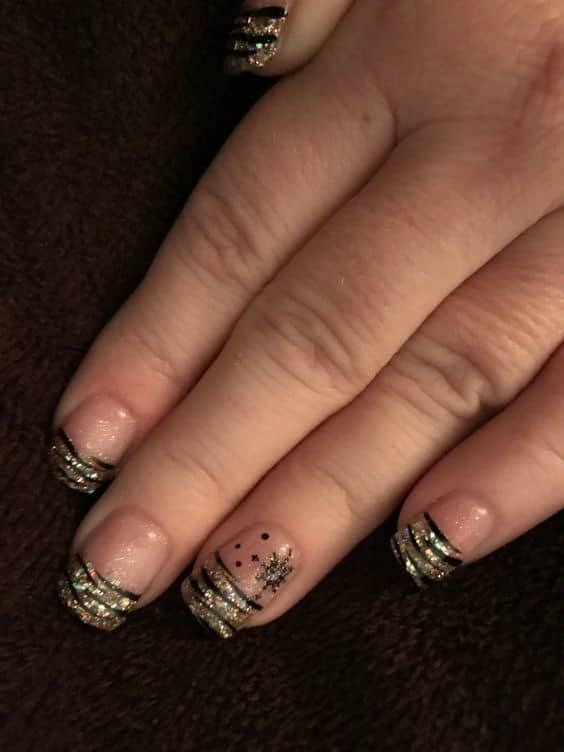 65 Dazzling New Years Eve Nail Designs To Ring In 2024 Hubpages