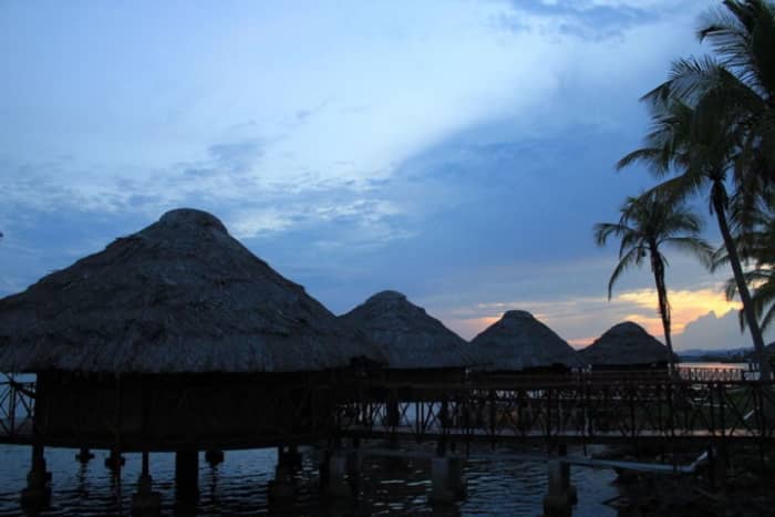 Contemporary traditional Cuna houses in the Guna Yala built on stilts over shallow coastal marshes (Source: By Ayaita