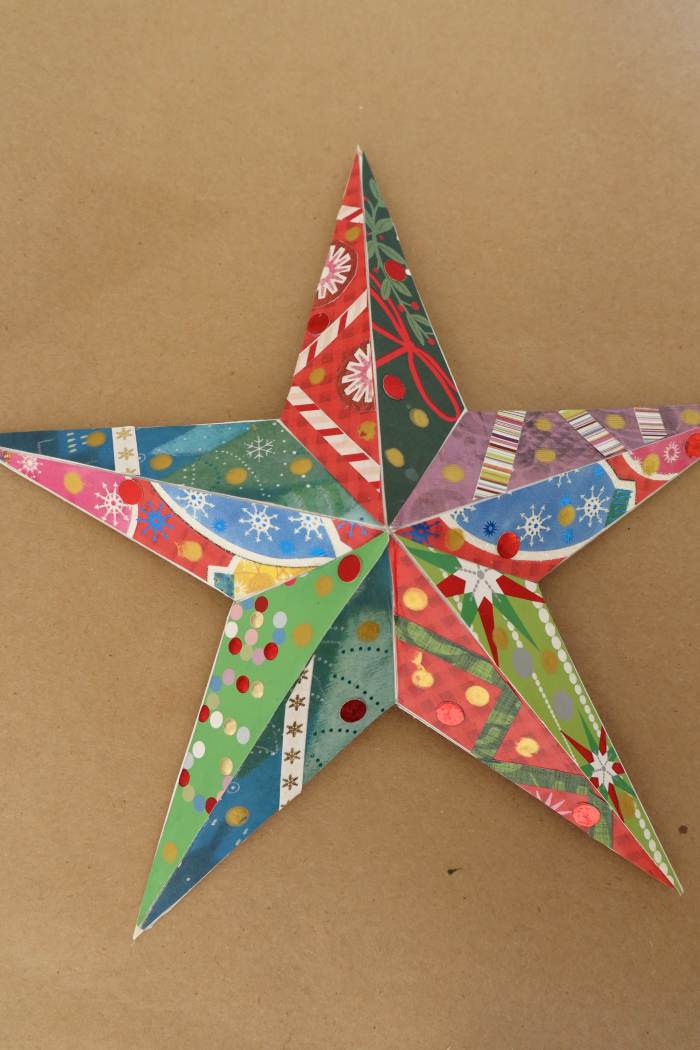 How to Make a Christmas Tree Star From Recycled Greeting Cards