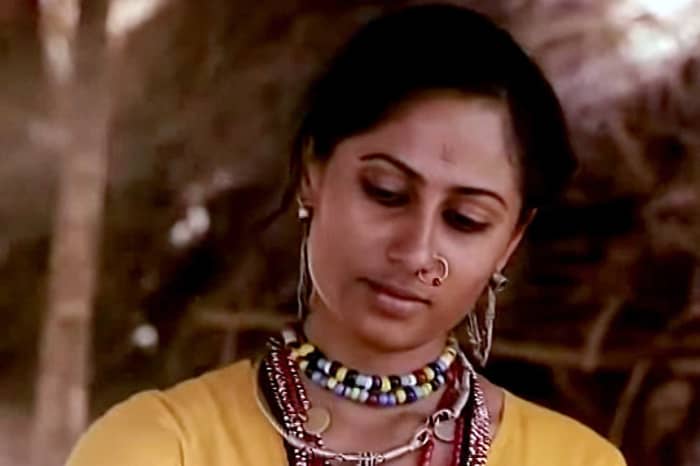 Smita Patil was not only a good performer, but her regular looks and deglamorized persona made her the face of the common man.