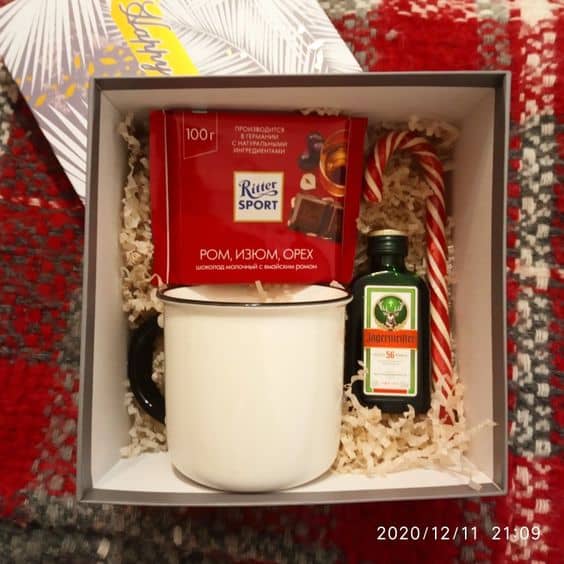 50+ Easy to Make Christmas Eve Box Ideas for Adults and Kids - HubPages