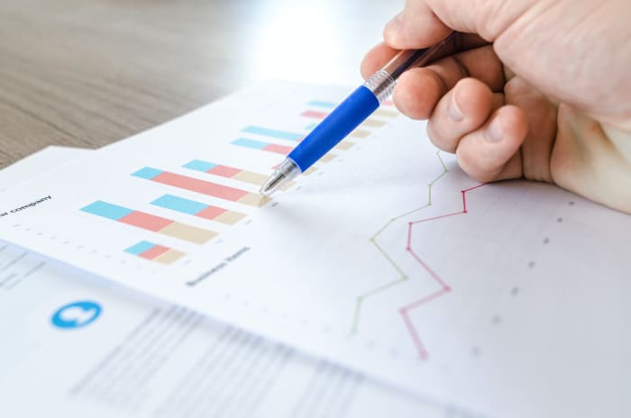 Returning the last cell value from a column or list can assist in applications that require the last know entered value in a series. For instance, with this data, I can use a formula to find the row number of the last entered value.