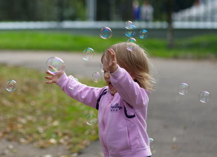Children love popping bubbles and playing with Play-doh. Simple activities like these are fun for children and require little preparation.
