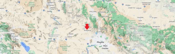 Wickenburg is located about 40 miles northwest of Phoenix. It is within an hour drive of Phoenix and Scottsdale.