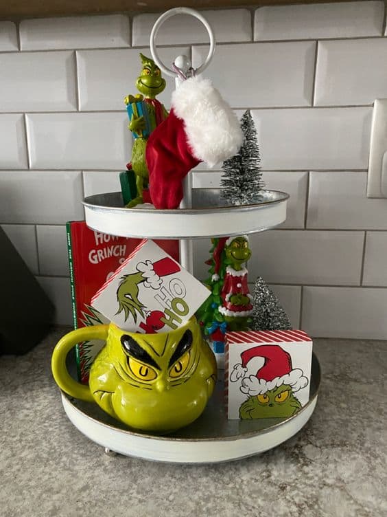 35+ Fun DIY Grinch Centerpiece Ideas for a Whimsical Christmas - HubPages