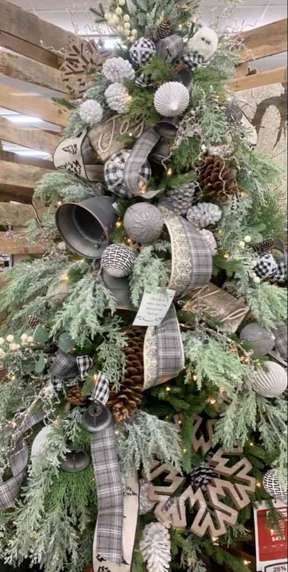 gorgeous-christmas-tree-decorations-that-youll-love