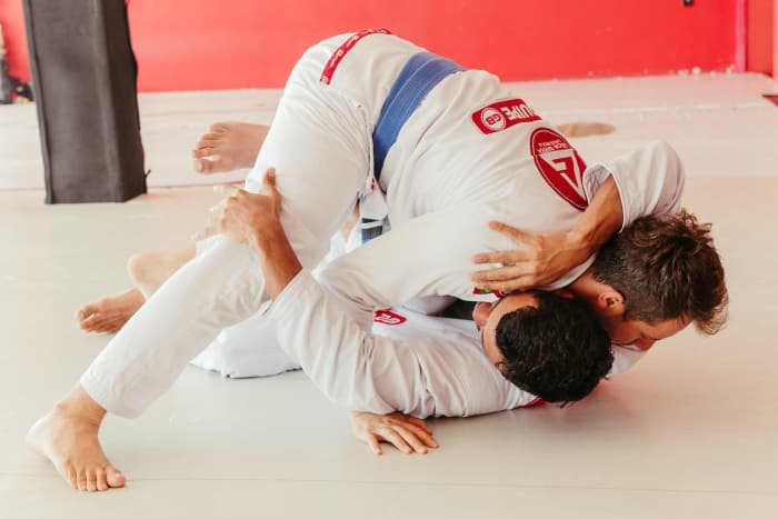 Defending Against Punches On The Ground In Brazilian Jiu Jitsu Howtheyplay 5373