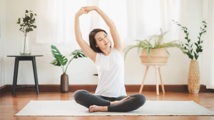 Yoga Poses That Help With Shoulder Posture - Caloriebee