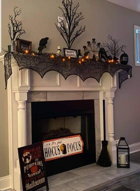 50+ Haunting Halloween Mantle Decor Ideas for a Spooky Yet Fun Vibe ...