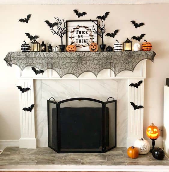 50+ Haunting Halloween Mantle Decor Ideas for a Spooky Yet Fun Vibe ...