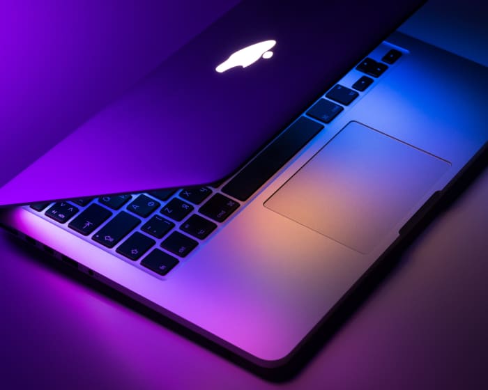 7 Best Accessories For The Macbook Pro With Touch Bar Turbofuture 7254