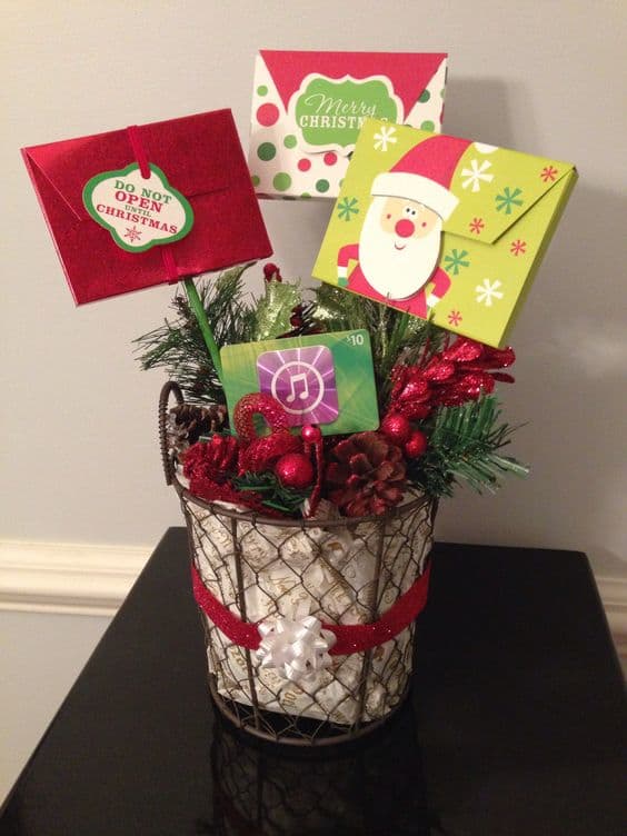 75+ Gorgeous DIY Christmas Gift Basket Ideas for Women - HubPages