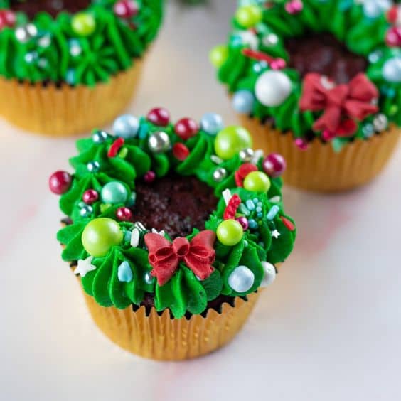 25+ Adorable Christmas Cupcakes for Kids to Make - HubPages