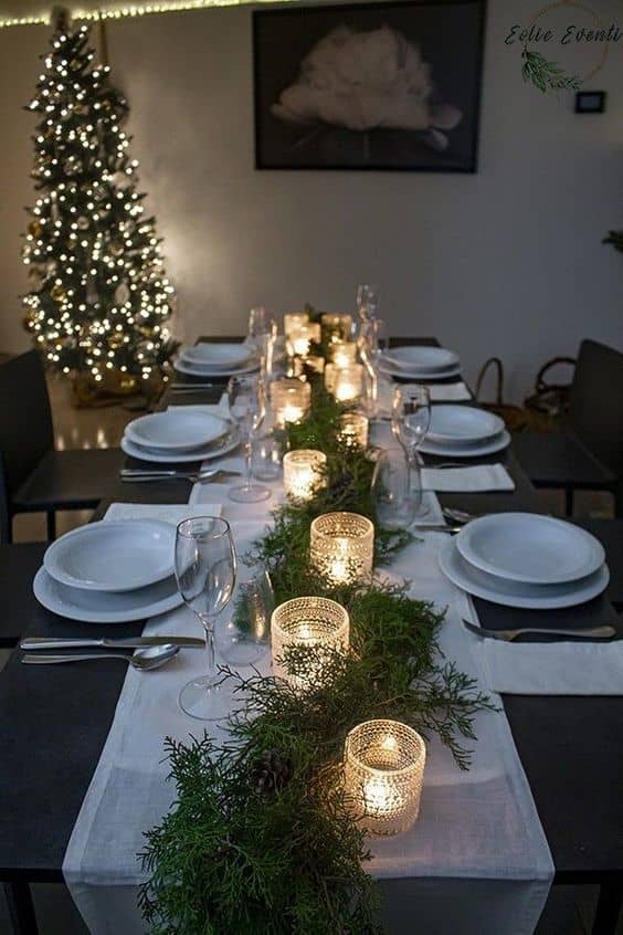 40+ Stunning Christmas Tablescape Settings And Decorating Ideas - Hubpages