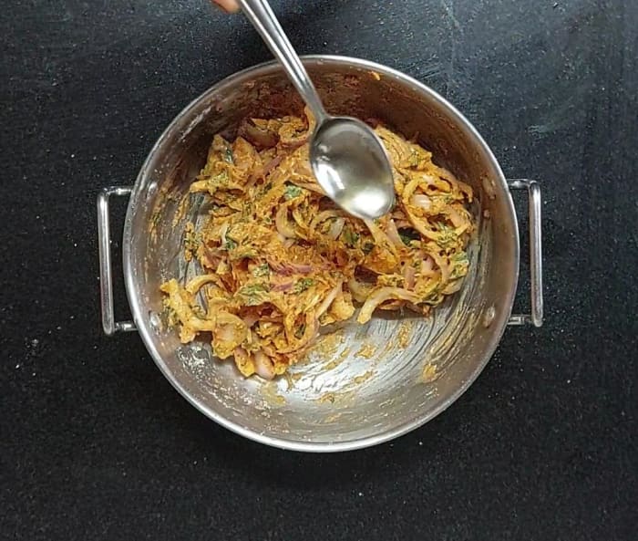 Onion Pakora Recipe: Aromatic and Crispy Teatime Snack - Delishably