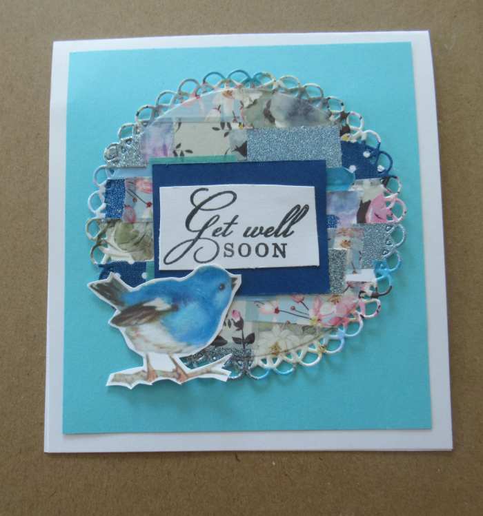 يمكن استخدام الجزء الداخلي المقطوع من البطاقة الأولى لإنشاء بطاقة ثانية