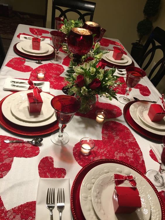 50+ Romantic Valentines Table Setting Ideas for a Cozy Night In - HubPages