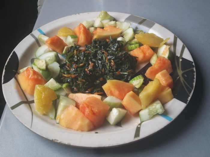 Eat a fruit-vegetable salad after detoxification