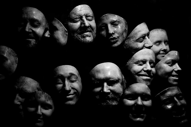 Faces change in different lights which may influence our ability to recognize people we are familiar with