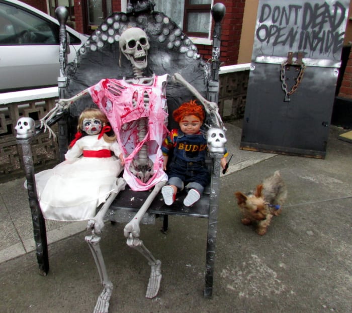 Here are some of my other DIY Halloween decorations. Check out the links below for more spooky projects.