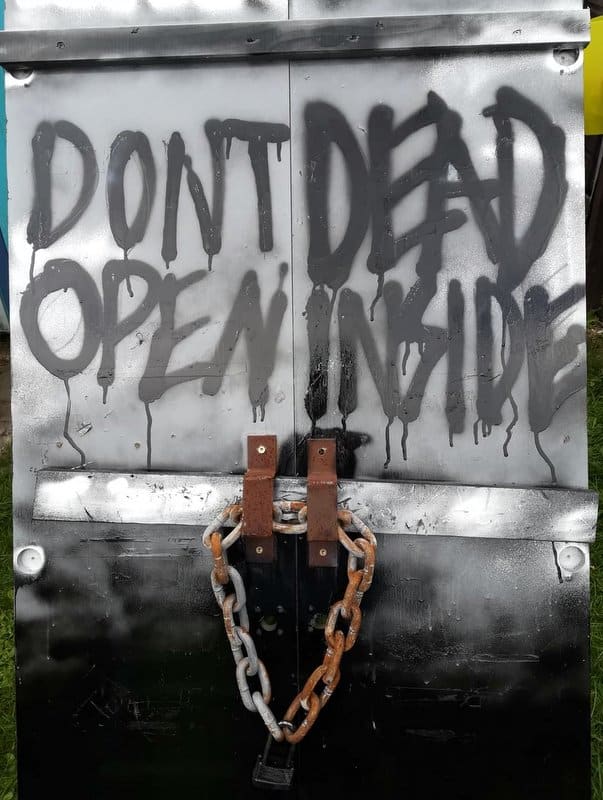 Learn how to make this zombie door from "The Walking Dead" as an awesome Halloween decoration for your display.