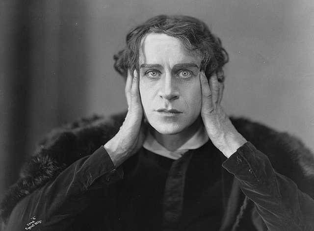 Ingolf Schanche como Hamlet, 1920. publico.